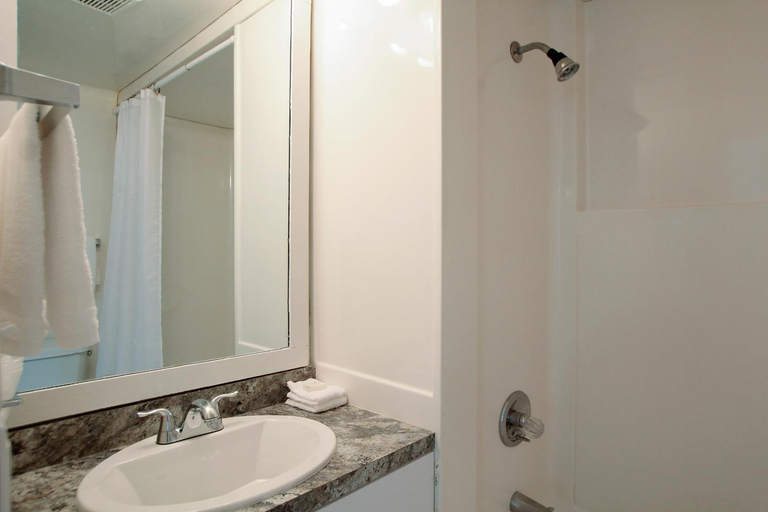 Bathroom 3, Topsider Resort, Monroe