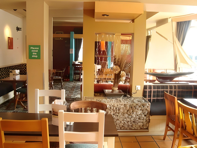 Others 4, The Broadway Hotel, Hertfordshire
