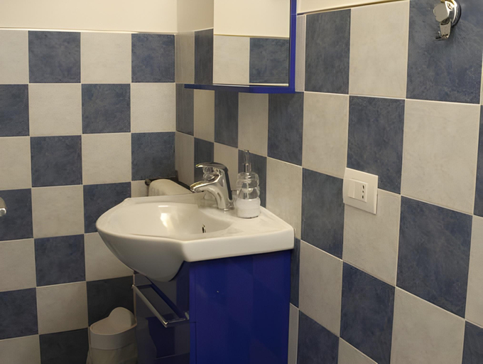Bathroom 3, I Fiori di Malpensa, Varese