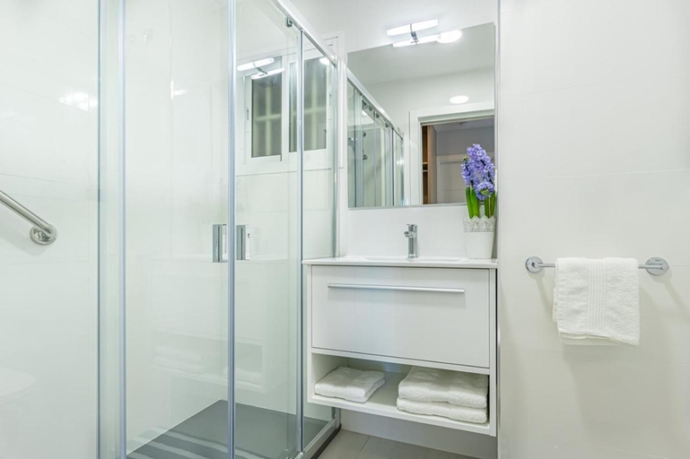Bathroom 2, Divina Home Apartments, Málaga