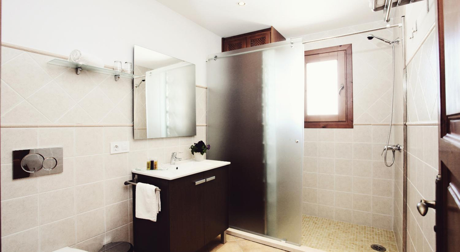 Bathroom, S'Hort Can Capita, Baleares