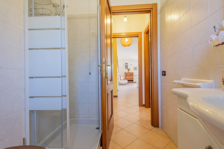 Bedroom 5, Spacious Apartment by Wonderful Italy, Imperia