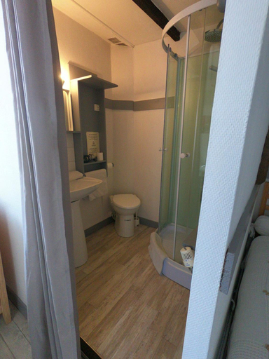 Bathroom 4, Hotel le Palais, Vaucluse
