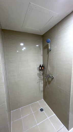 Bathroom 5, Galeri Ciumbuleuit Apartment 3, Bandung