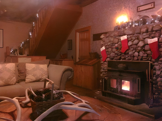 Others 4, The Spruce Lodge, Rio Grande