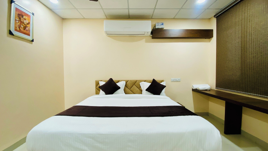 Bedroom 2, Stay 10 B&M, Indore