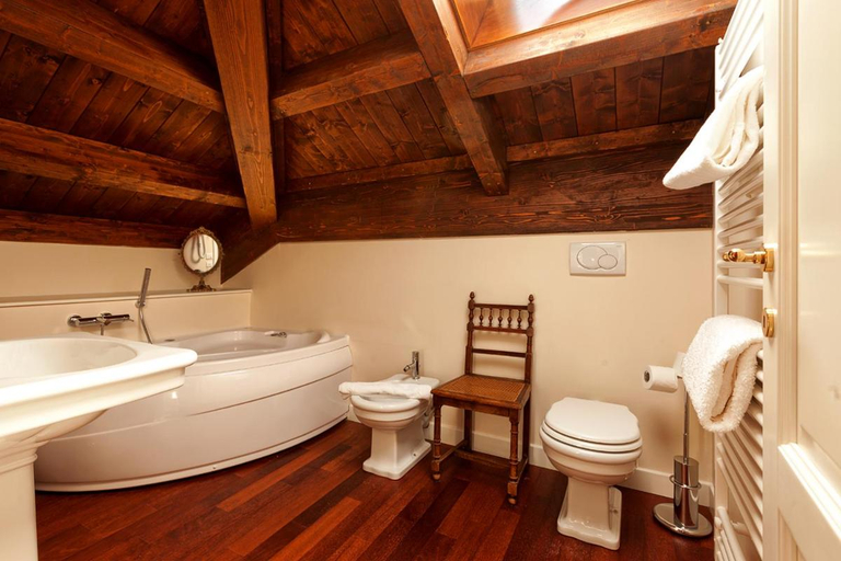 Bathroom 12