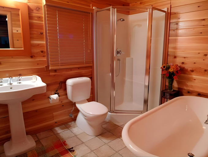 Bathroom 3, Paradise Lodge & Bungalows, Division No. 15