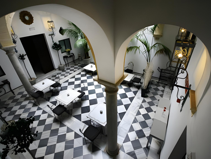 Food & Drinks, Hostal Palacio San Bartolome, Cádiz
