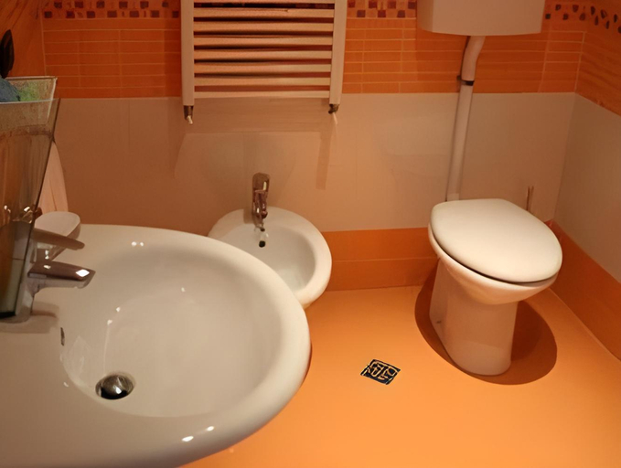 Bathroom 3, Residence & Suites, Rimini