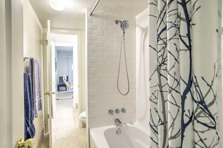 Bathroom 3, Walden Golf Course Condo Near Lake Conroe!, Montgomery