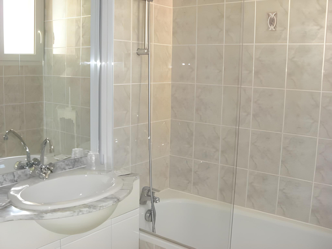 Bathroom 3, Hotel Au Sans Souci, Indre-et-Loire