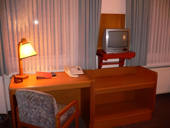 Others 4, Hotel Imperial, Krefeld