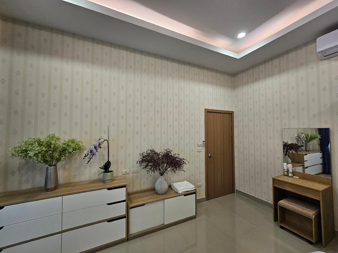 Bedroom 3, Big Swimming Pool Garden Villa , Pattaya