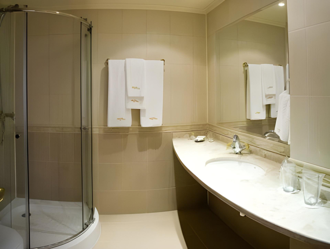 Bathroom 5, Hotel Mistral, Balchik