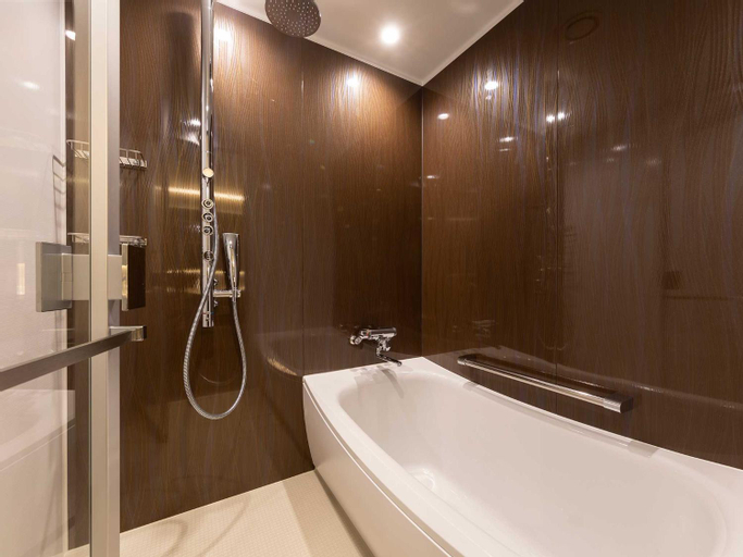 Bathroom 17