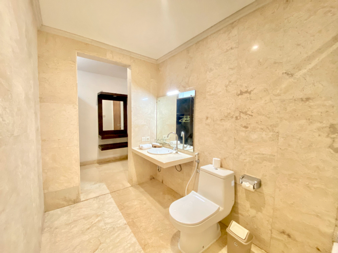 Bathroom 8