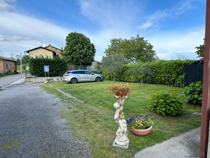 Others 4, B&B Codivilla 67, Bologna
