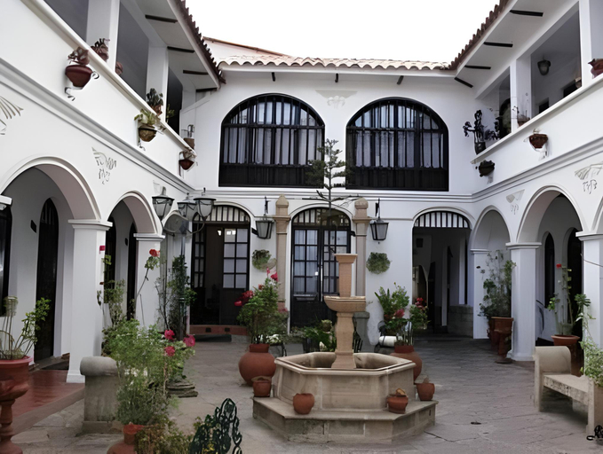Exterior & Views
