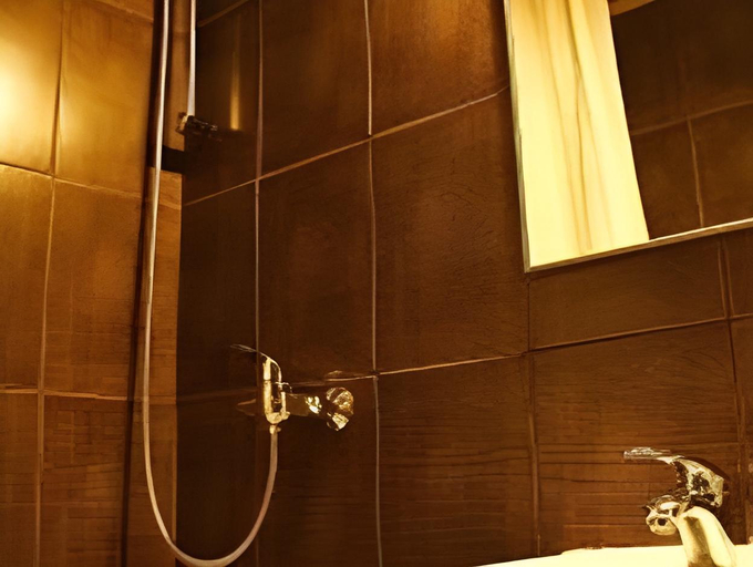 Bathroom 2, Avalon Rooms, Oradea