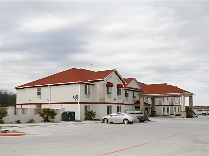 Exterior & Views 1, Budget Host Inn and Suites Cameron, Milam