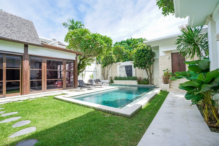 Swimming Pool 18