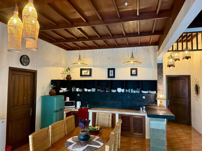 Others 5, Superb totally private family friendly villa with pool and only 500 metres from beach, Lombok