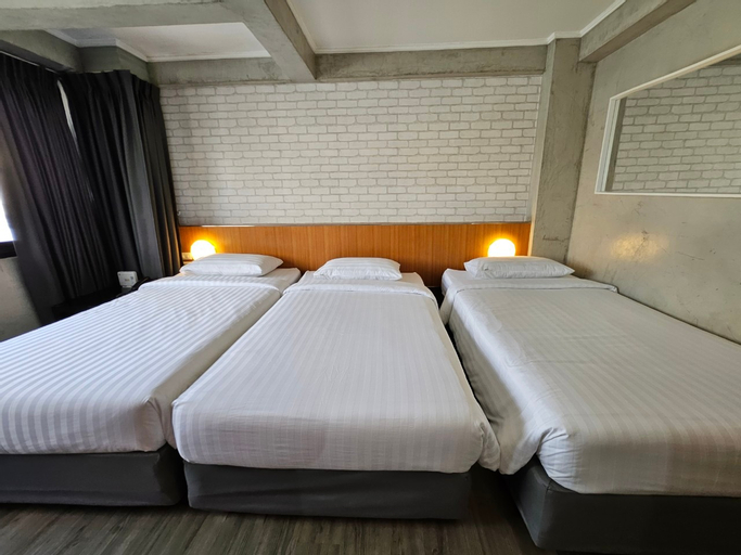 Bedroom 12