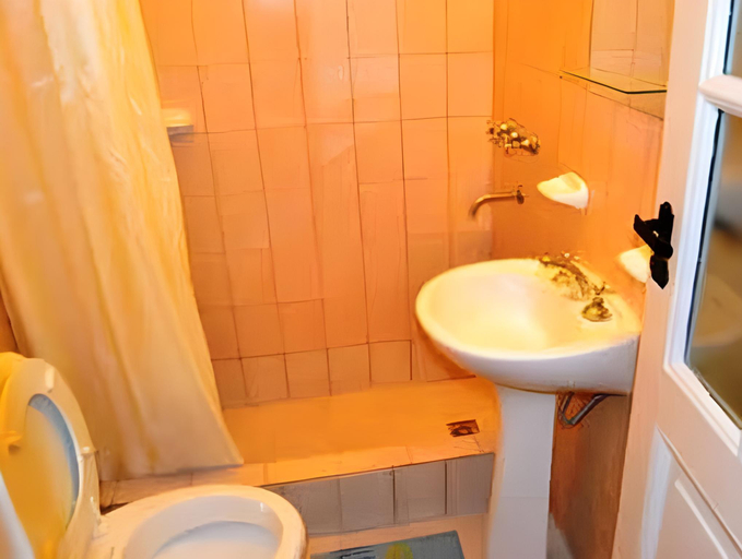 Bathroom, HOTEL DE LA LINDA, Capital