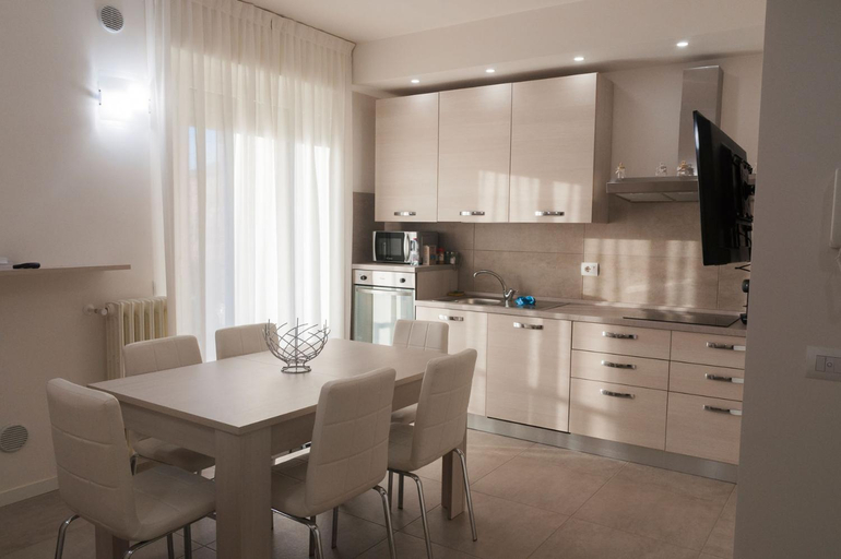 Dining Room 15