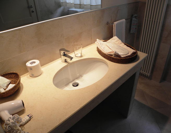 Bathroom 4