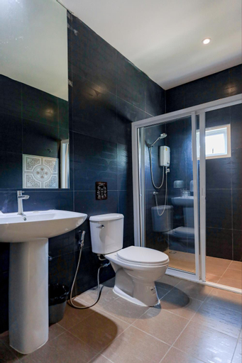 Bathroom 8