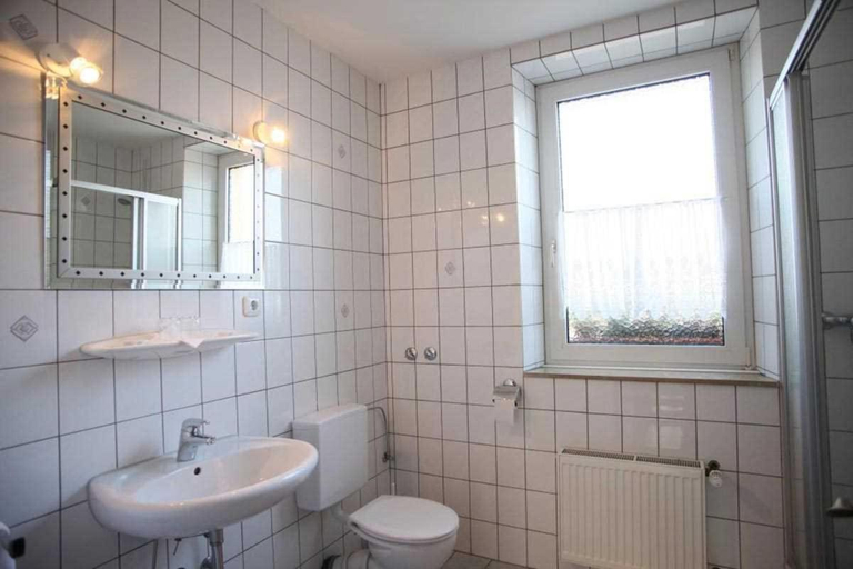 Bathroom, Hotel Restaurant Artemis, Viersen