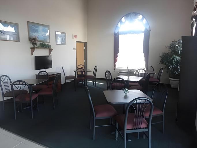 Food & Drinks 5, Super 7 Inn Tecumseh, Johnson