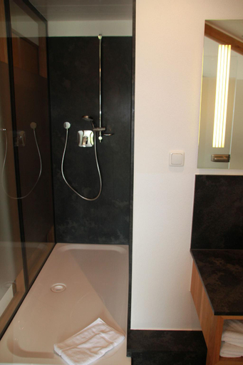 Bathroom 19