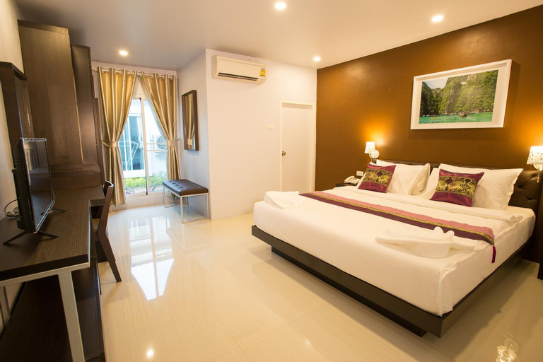Bedroom 16