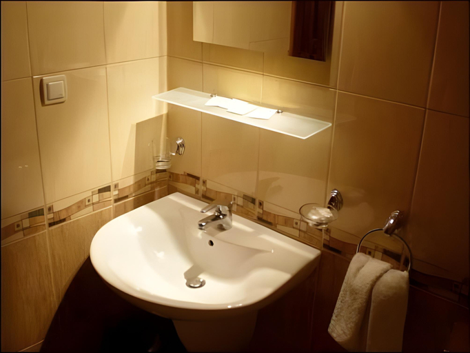 Bathroom 3, Hotel Izvora, Balchik