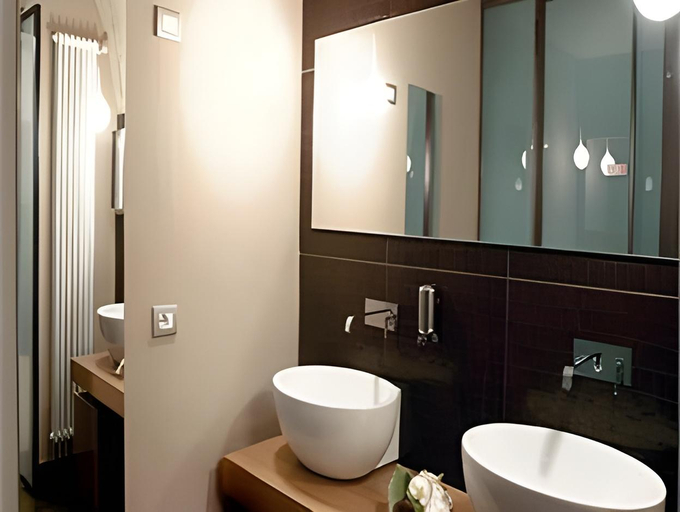 Bathroom 2, Hotel Novecento, Ragusa