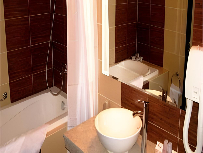 Bathroom 5, Art Hotel Babylon, Nesebar