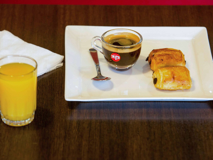 Food & Drinks 4, ibis Lagos Airport, Mushin