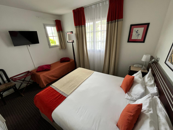 Bedroom 8