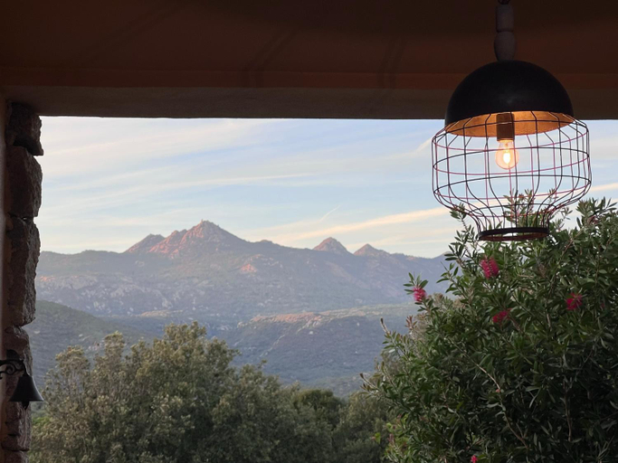 Others 3, Hotel confidentiel Le Grecale, Corse-du-Sud