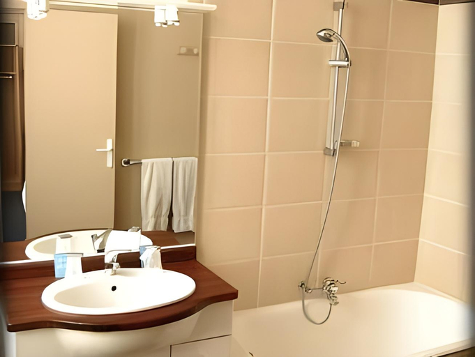 Bathroom 4, Hotel Abalone - Centre Gare, Gard
