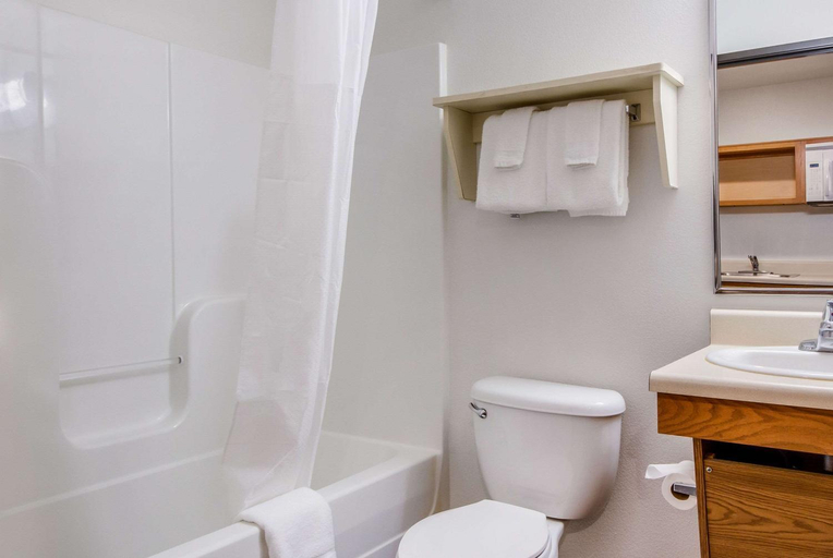 Bathroom 7