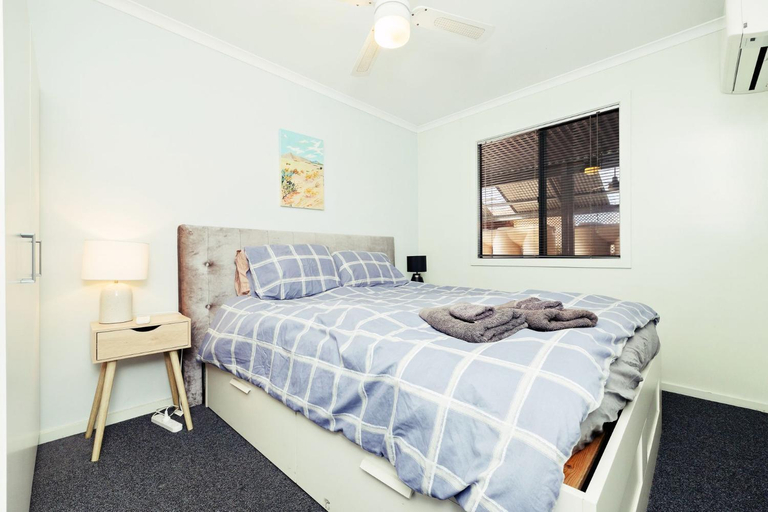 Bedroom 2, 2 BR Granny Flat Near Airport, Adelaide