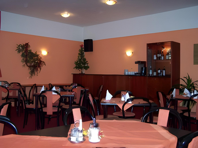 Food & Drinks 2, Hotel Lenka, Trutnov