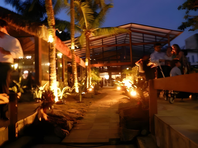 Food & Drinks 5, Chez Louise et Louis Pe na Areia, São Sebastião