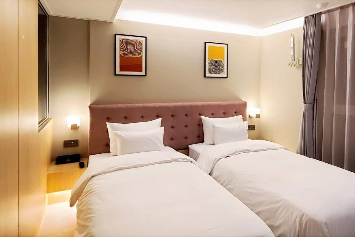 Bedroom 14