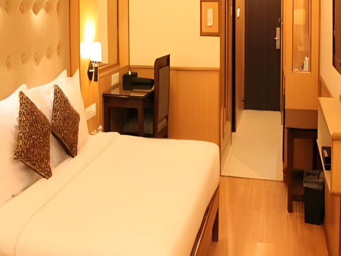 Others 3, Hotel Park Grand, Hardwar