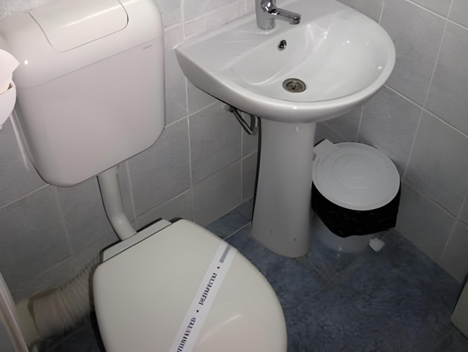 Bathroom 2, Hotel Cometa, Mangalia